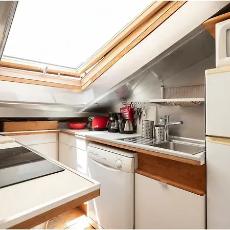 Charming Sunny Penthouse Apartament Lizbona