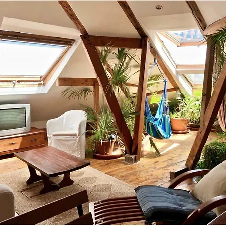 アパート Charming Sunny Penthouse *