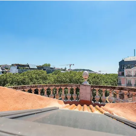 Charming Sunny Penthouse アパート *