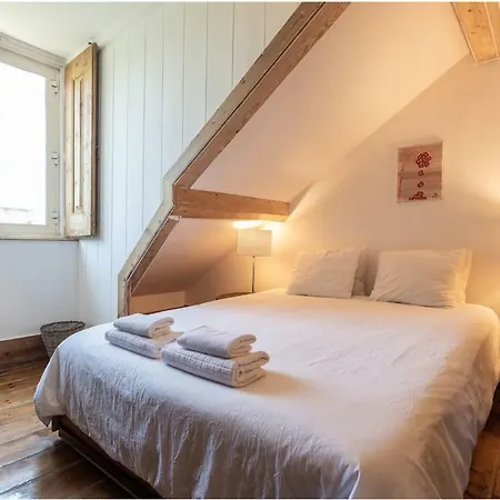 Apartman Charming Sunny Penthouse *